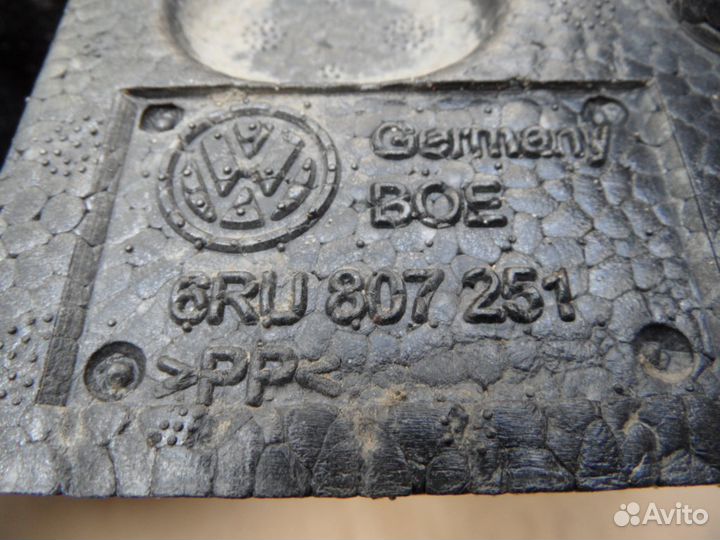 Volkswagen polo sedan абсорбер бампера задний