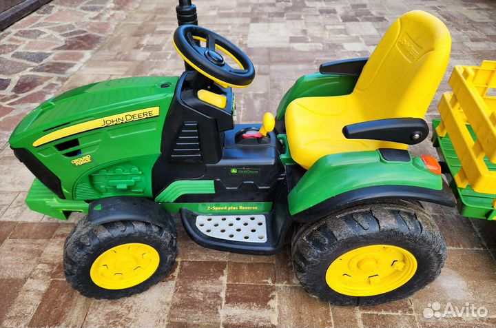 Детский трактор (электромобиль) Peg Perego