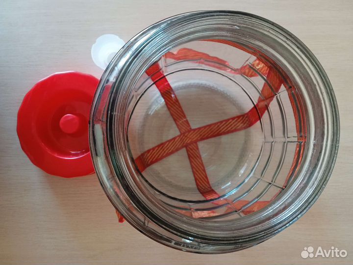 Банка с гидрозатвором