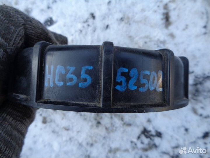 Крепление топливного насоса Nissan Laurel HC35