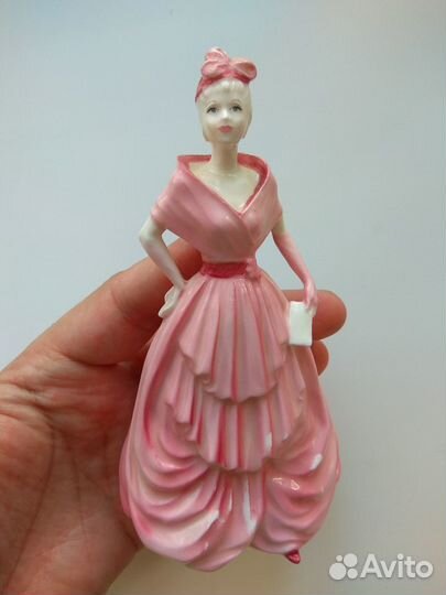 Статуэтка фарфор