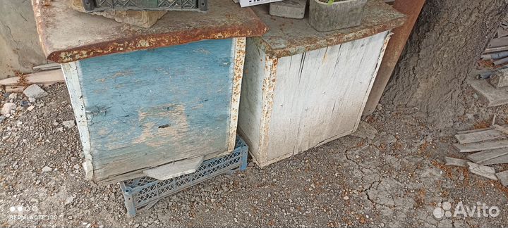 Рамки для пчел, улей, дымарь, кормушки