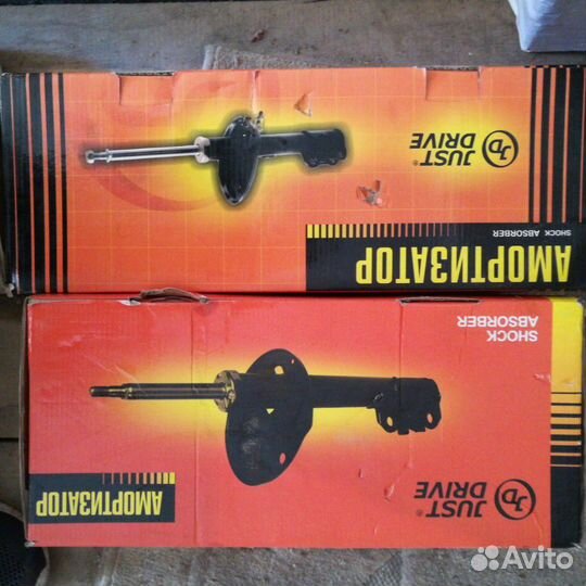 Амортизаторы Ниссан Серена с23