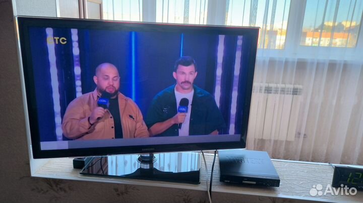 Телевизор Samsung UE37D5500