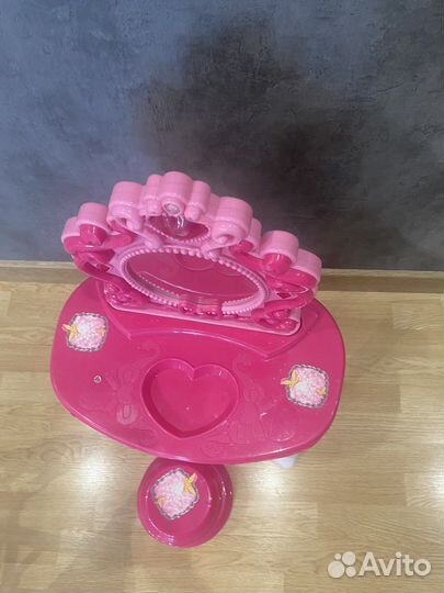 Туалетный столик с зеркалом и подсветкой бу