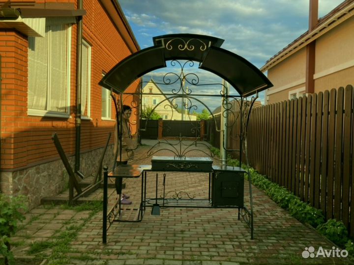 Мангал с печкой и крышей
