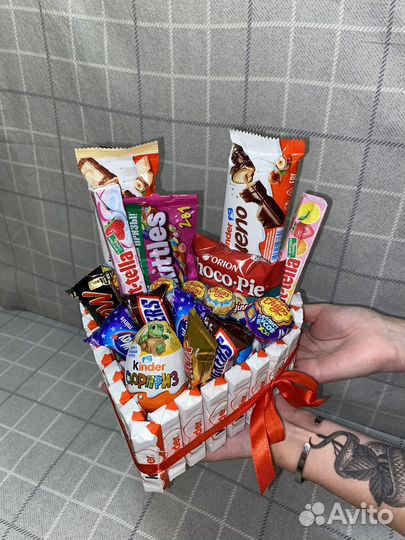 Сердце из киндеров, сладостей вкусный набор