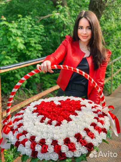 Букет 101 роза 8 марта праздник цветы из мыла