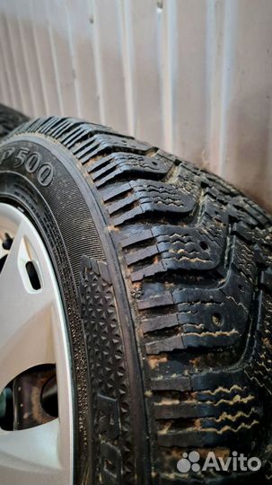 Goodyear Ultra Grip 500 4шт. Форд 3 205х55х16