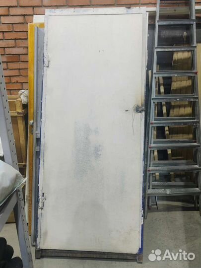 Дверь металлическая