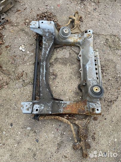 Подрамник передний w210 mercedes 4matic