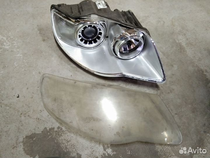 Фара правая и левая Фольксваген Туарег рестайлинг