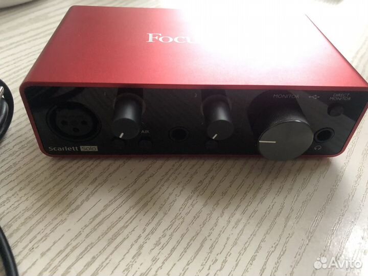 Внешняя аудиокарта Focusrite Scarlett solo 3g