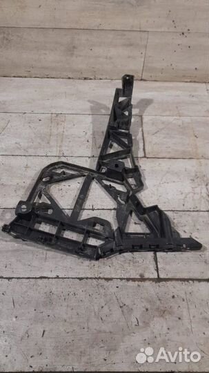 Кронштейн бампера задний правый Mercedes Gle Class