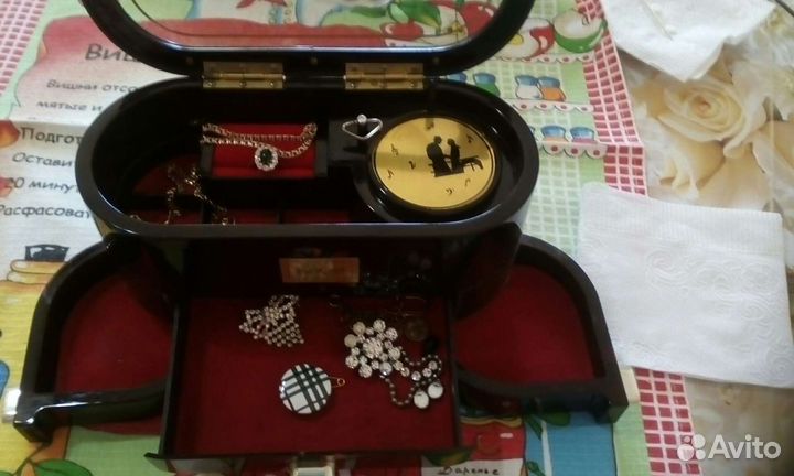Шкатулка для украшений, музыкальная