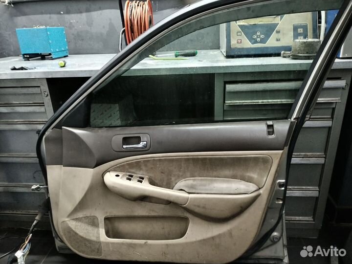Дверь передняя правая