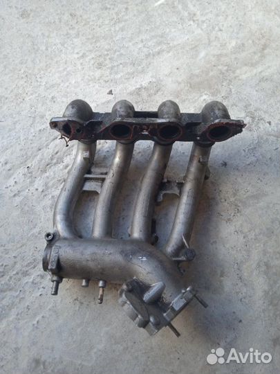 Коллектор впускной Лада 2112 21120 2002