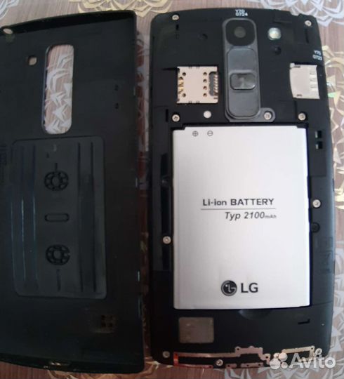 Телефон LG
