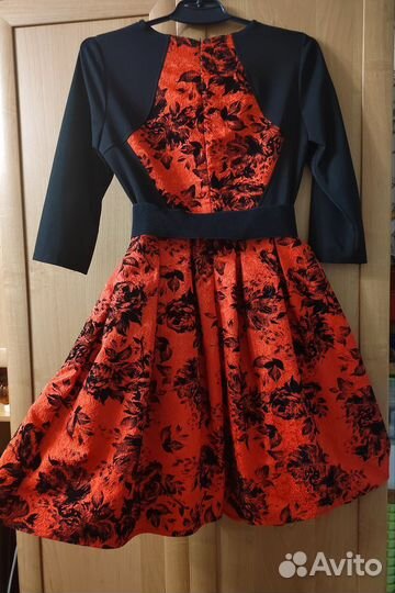Платье женское 48 размер