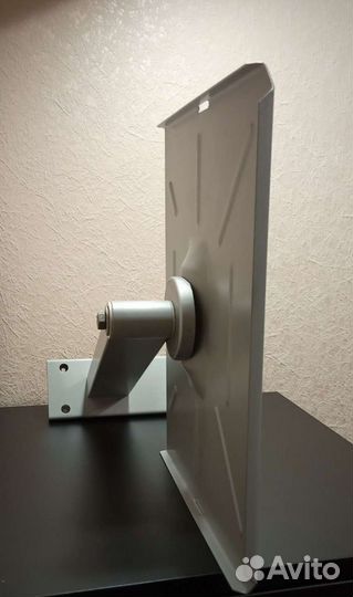 Кронштейн настенный металлический для телевизора