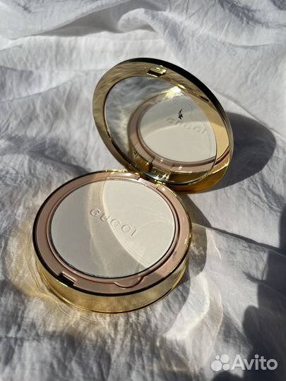 Gucci оригинал пудра матирующая 000, 01