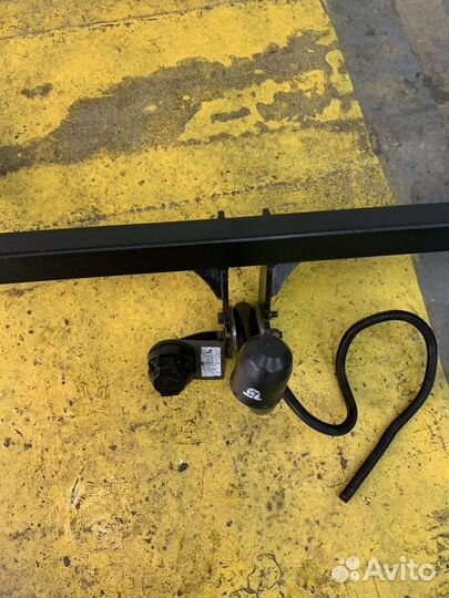 Фаркоп на Polo Rapid