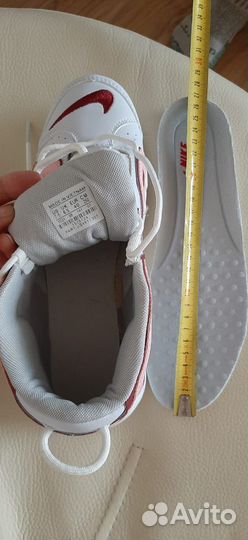 Кроссовки женские