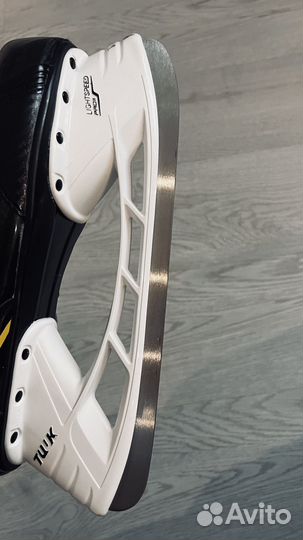 Хоккейные коньки Bauer M1 Supreme