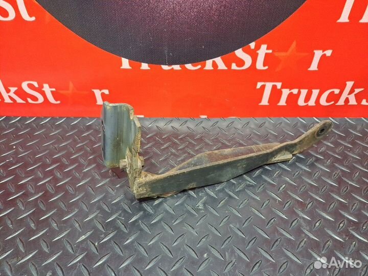 Кронштейн защиты двигателя правый Daf XF105