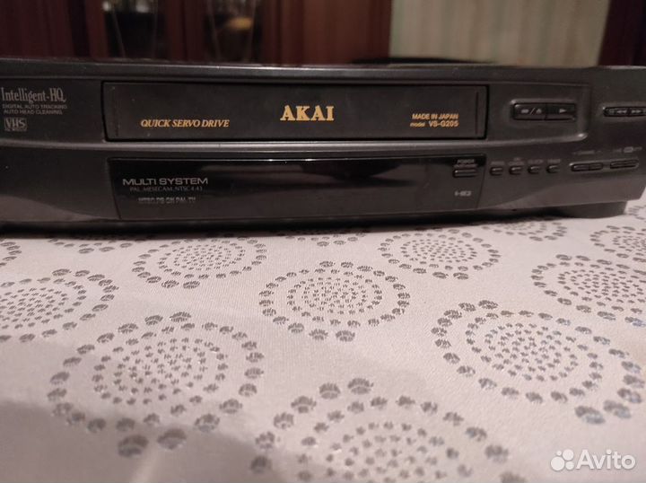 Видеомагнитофон Akai VS-G205