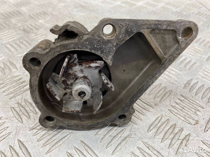 Б/У водяная помпа (охлаждения) Hyundai Accent LC