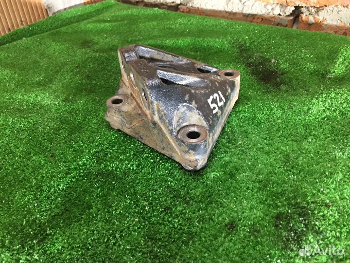 Кронштейн подушки Toyota Corolla E15 Auris E15