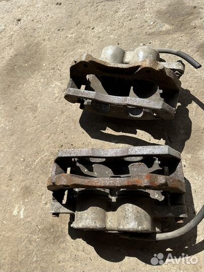 Cadillac srx передний суппорт