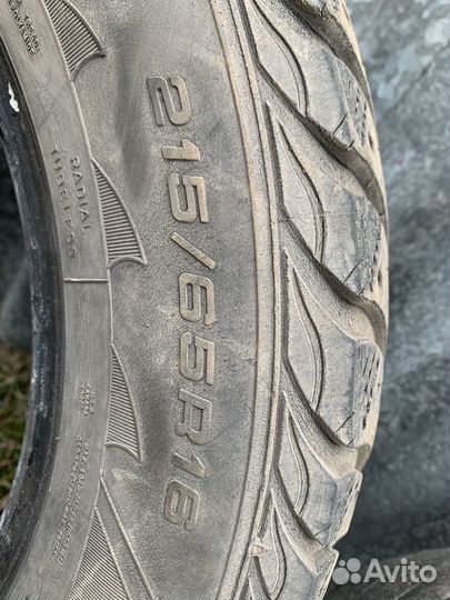 Goodyear UltraGrip Extreme 215/65 R16