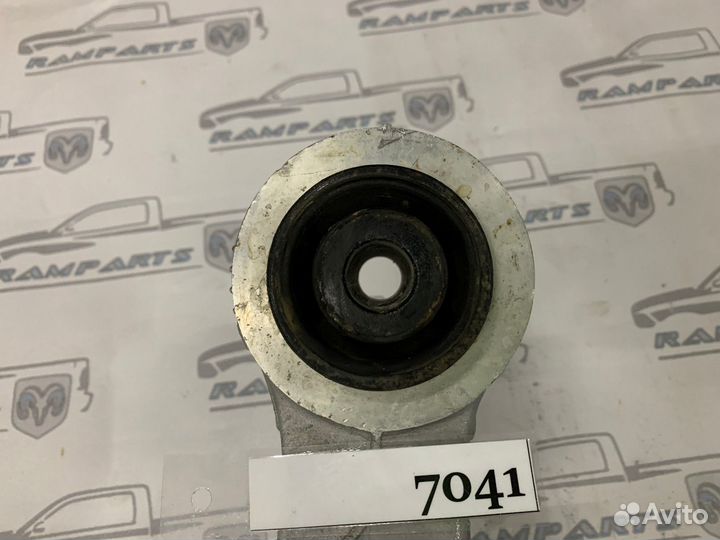 Рычаг передний правый нижний