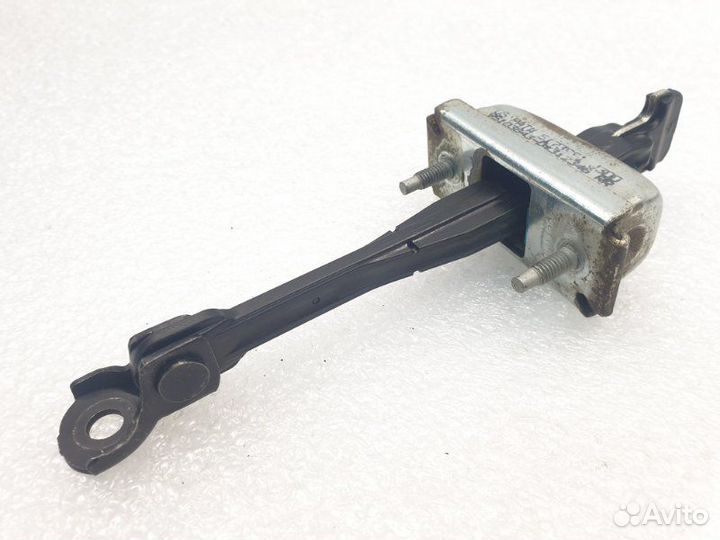 Ограничитель двери Chevrolet Cruze 2013