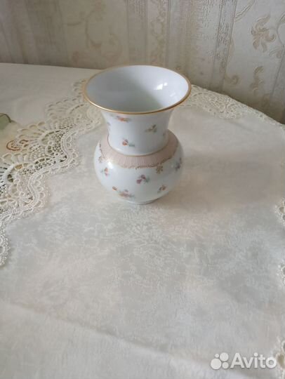 Ваза для цветов дикоративная