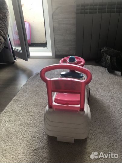 Детская машинка каталка с ручкой