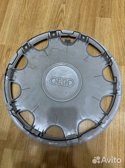 Колесный колпак оригинальный Ауди Audi A4