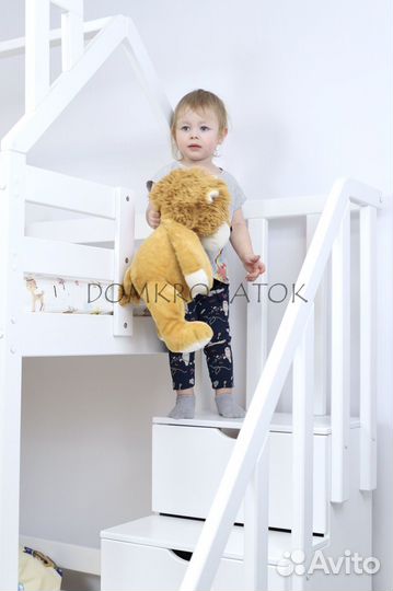 Кровать двухърусная с лестницей-комодом