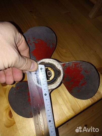 Винт для лодочного мотора