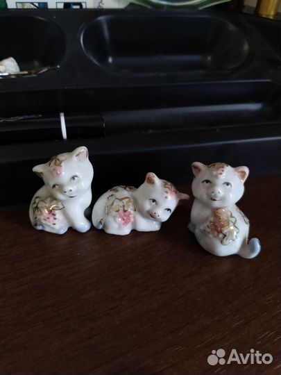 Фарфоровые статуэтки котята