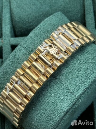 Часы Rolex Day-Date 40mm Yellow gold