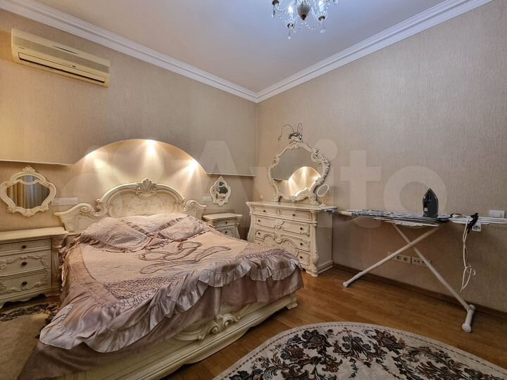 4-к. квартира, 125 м², 8/9 эт.