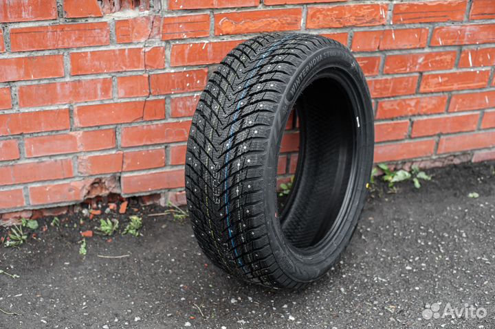 Zmax Winternova Stud II 275/50 R20 113T