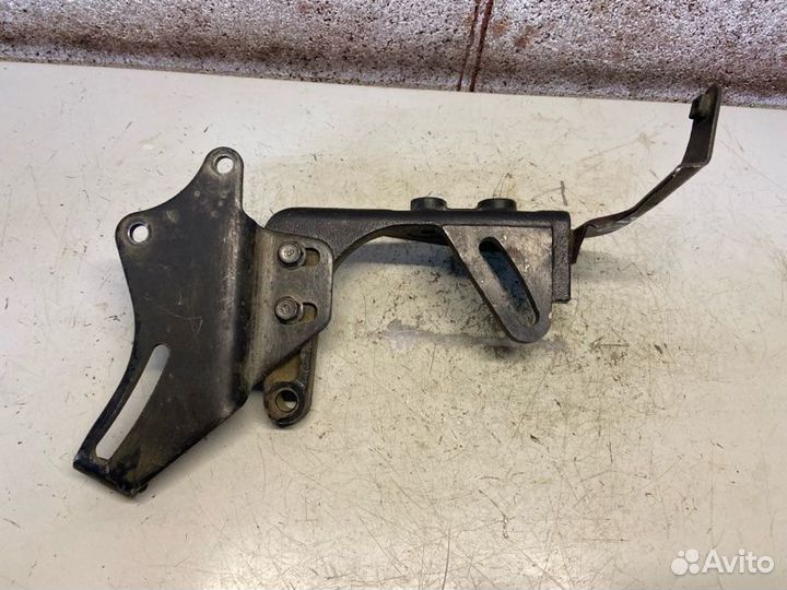 Кронштейн гур Hyundai Tucson 1 G4GB