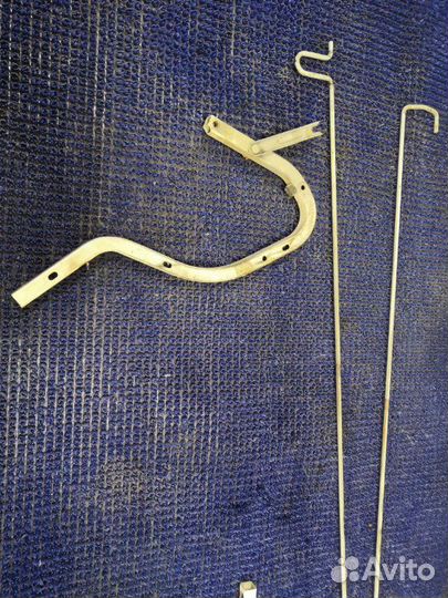 Петля крышки багажника Toyota Corolla AE110 5A-FE