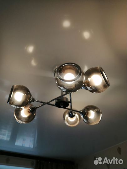 Люстра на 6 плафонов