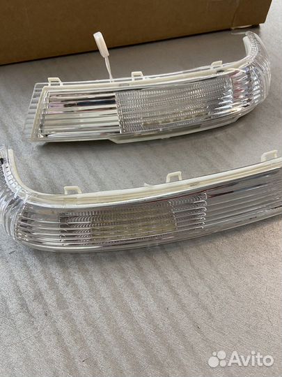 Повторитель поворота зеркала правый Touareg