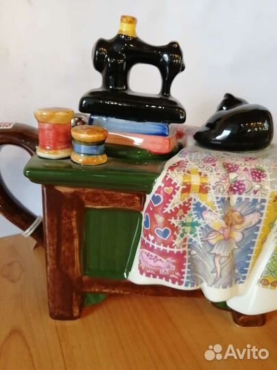 Чайник коллекционный. Toni Carter клеймо